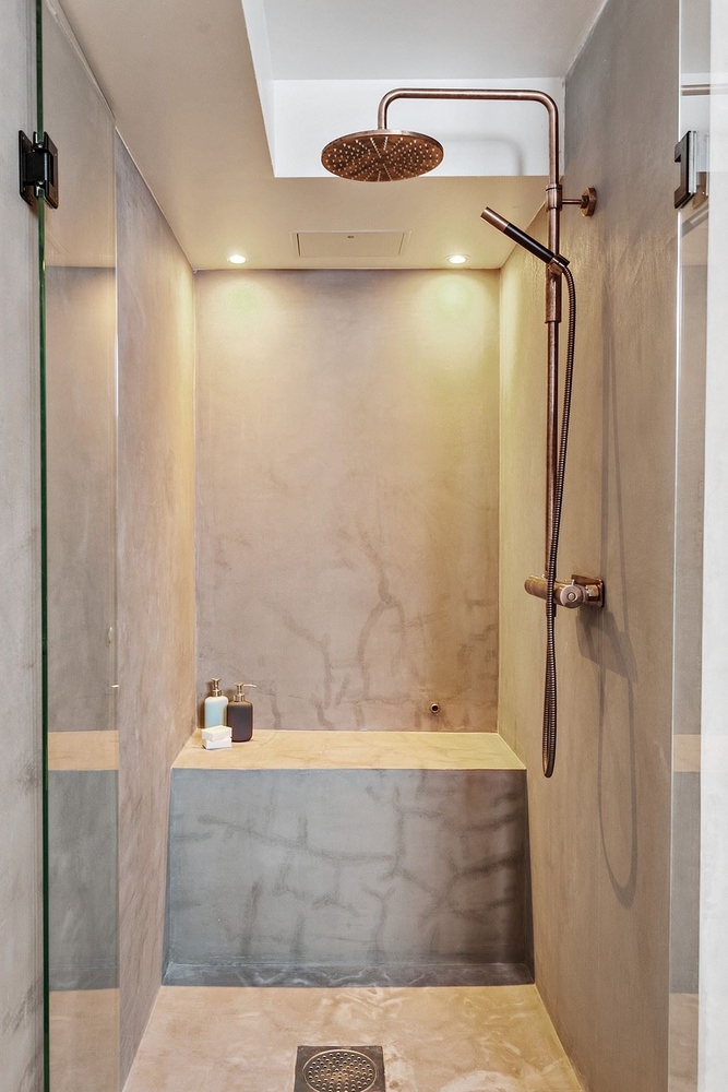 UNE SALLE DE BAINS OUVERTE