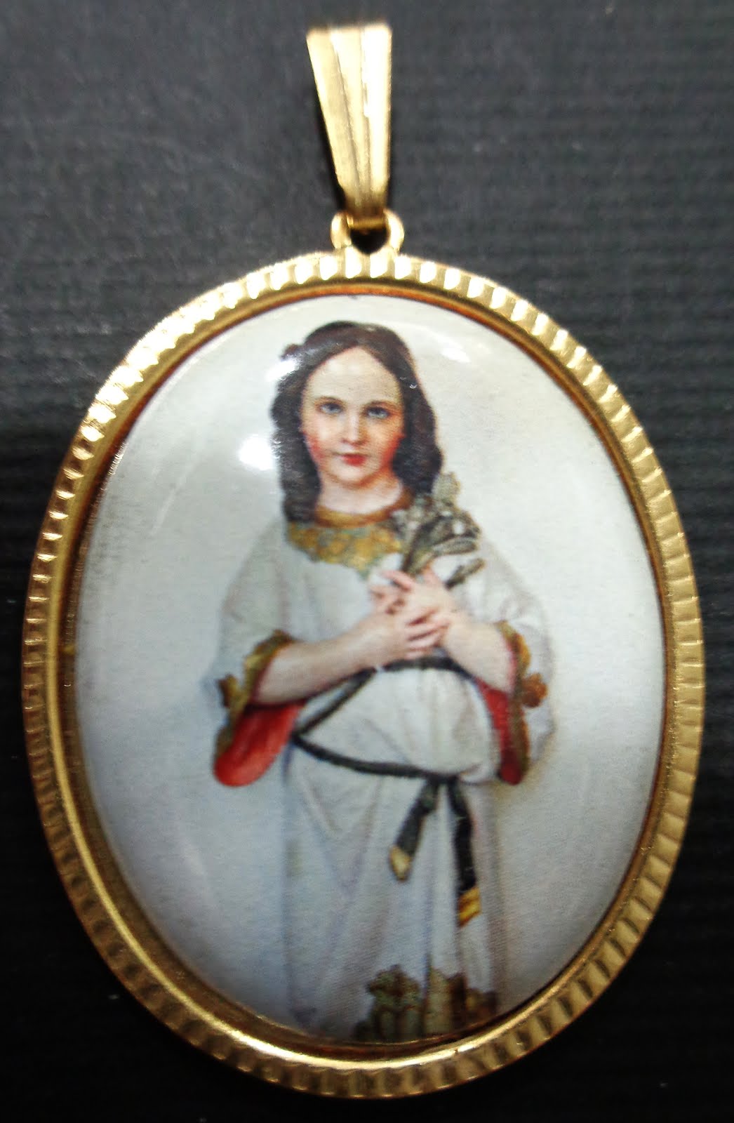 Medalla esmaltada Virgen Niña chapado de calidad