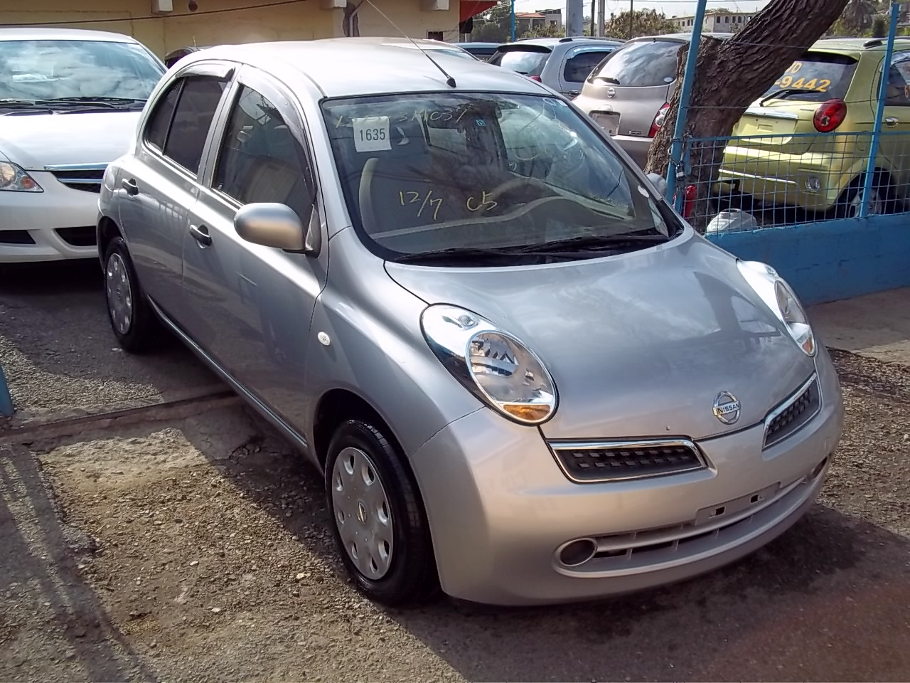 Nissan march 2008