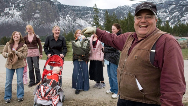 canadian man married 24 wives canadian man married 24 wives