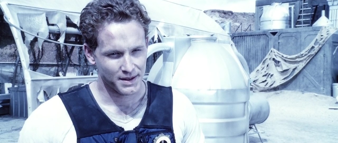 хроника 2000. Pitch black 2000. хроники риддика черная дыра. чёрная дыра фильм риддик. чёрная дыра фильм 1999.