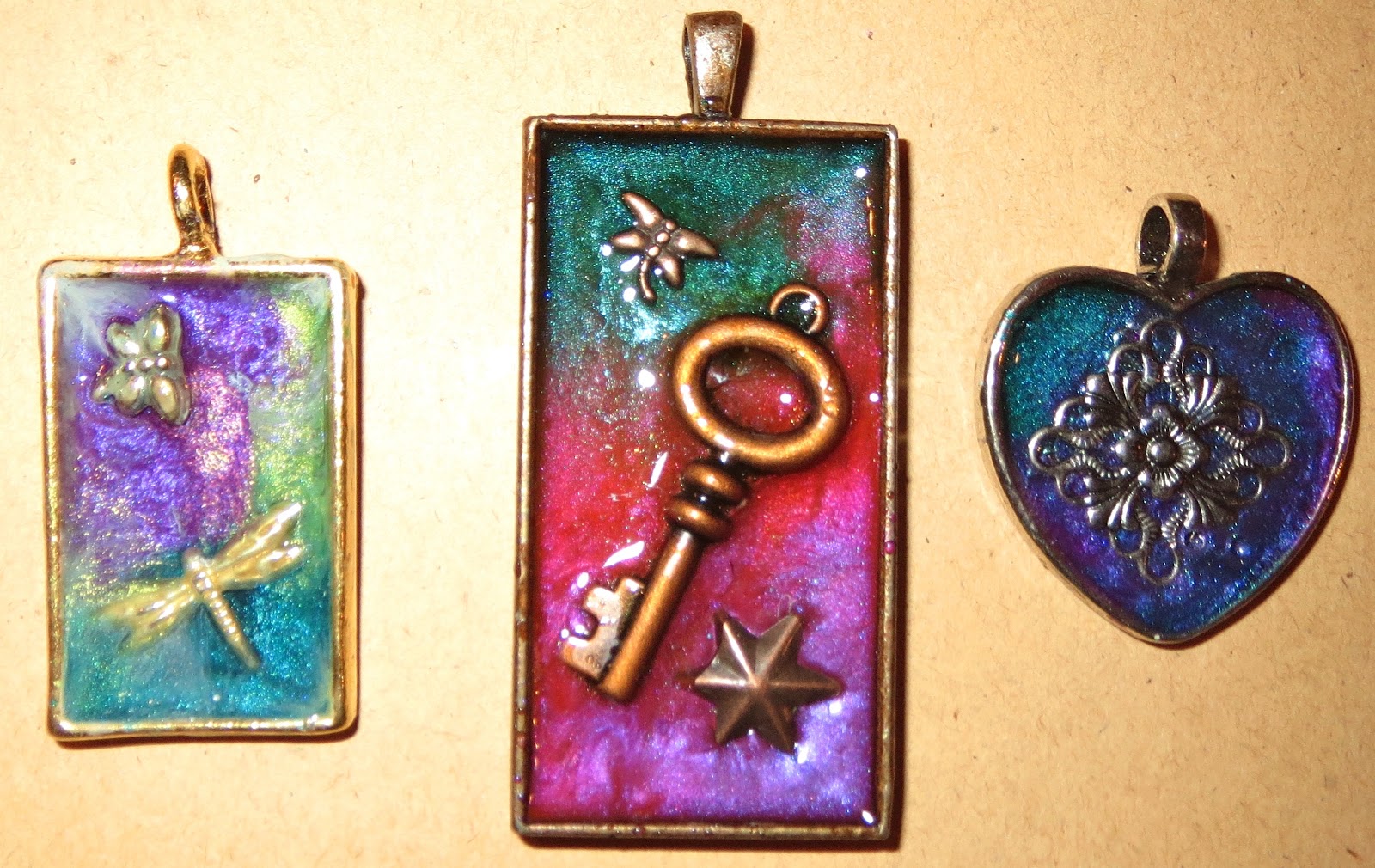 Creative Expressions Embossing Enamel in Bezels