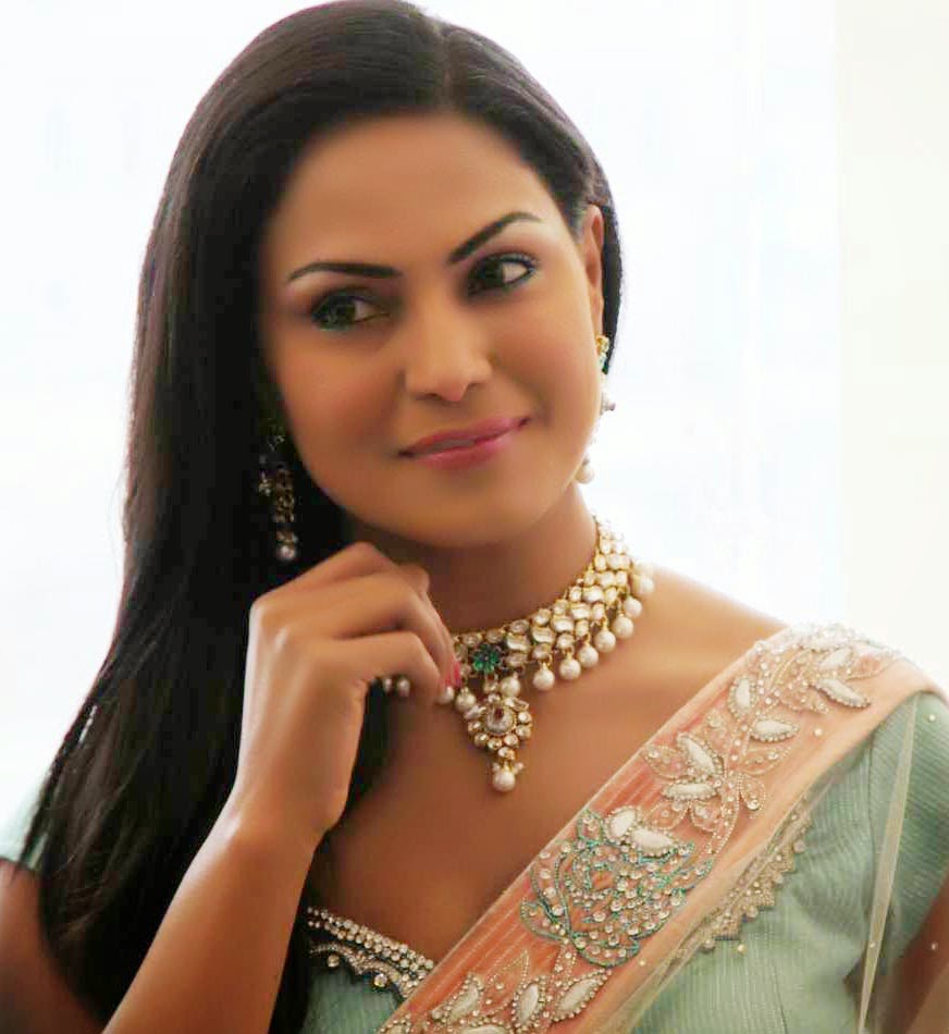 Pakistani Hot Mujra: Veena malik full nanga mujra videos 2014