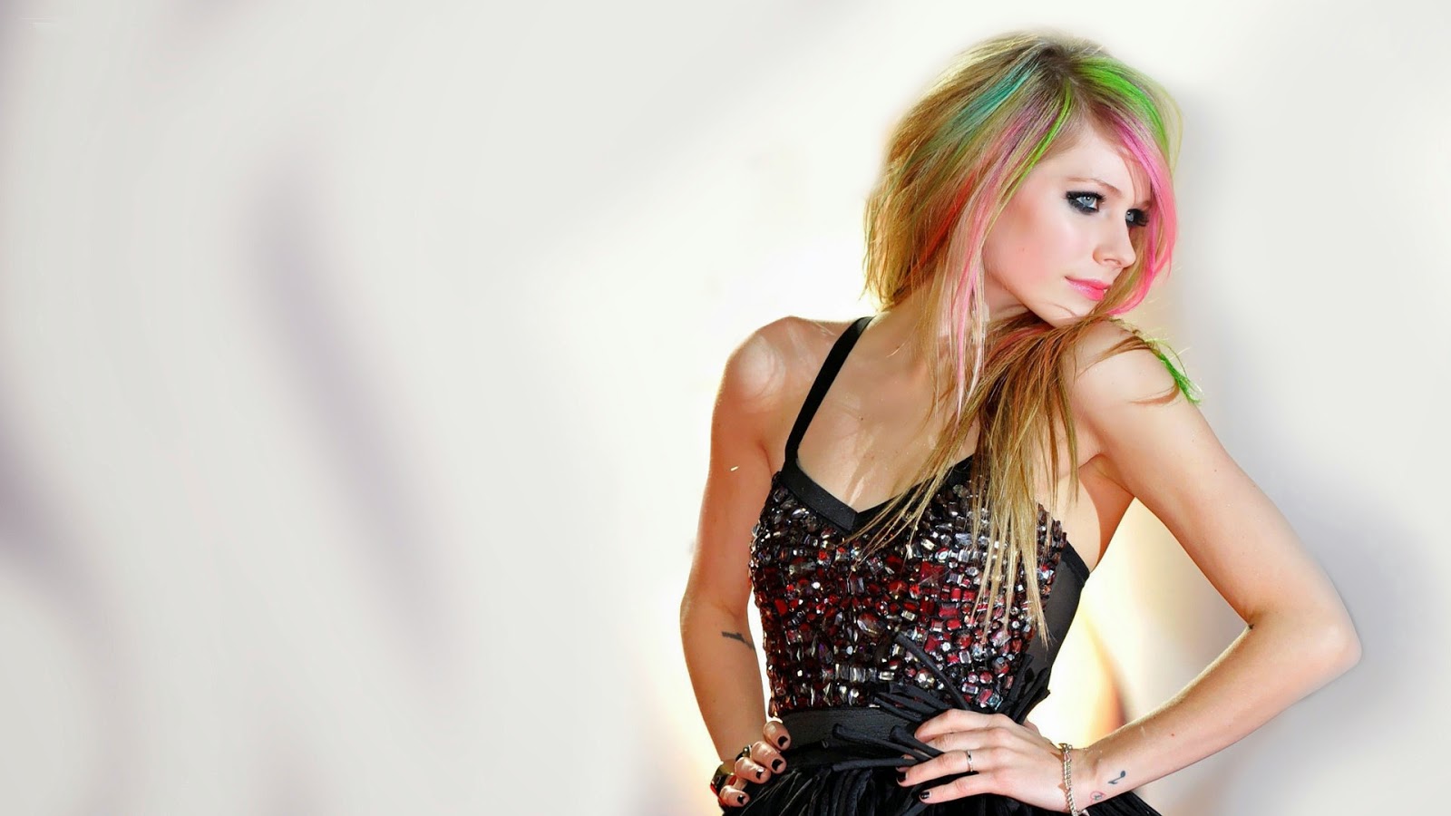 Avril Lavigne Hd Wallpapers Free Download ~ Unique Wallpapers