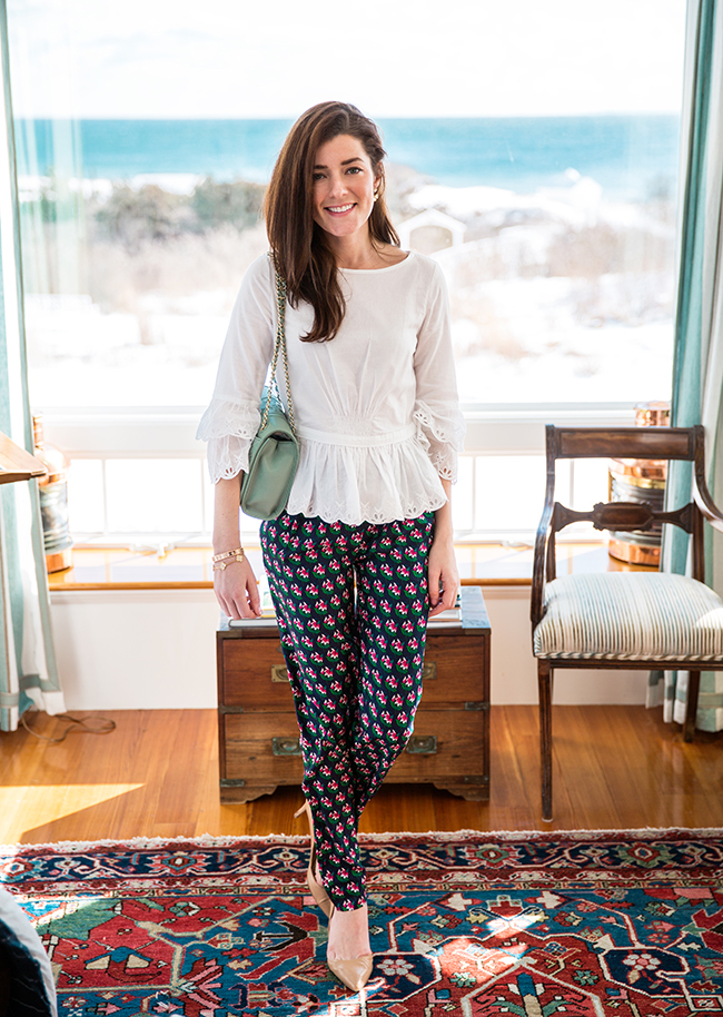 What To Wear With Grey Jeans 10 Outfit Ideas To Inspire