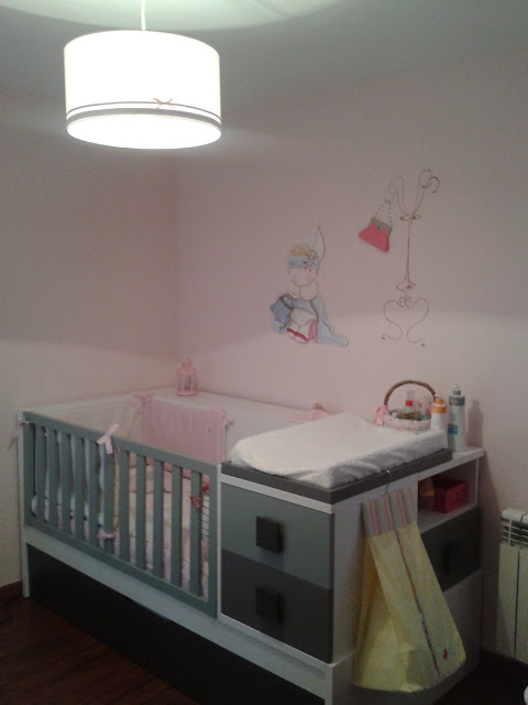 Des Murs Enchantes Chambre Bebe Peinture Murale D Une Petite Fille