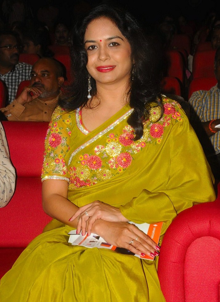 Telugu Singer Sunitha 2017 Hot Images In Yellow Saree