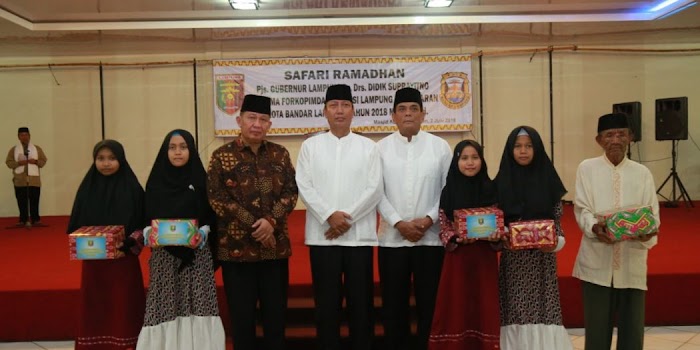 Jajaran Pemprov dan Pemkot Bandar Lampung Jalin Kebersamaan dalam Safari Ramadhan di Masjid Al-Furqon