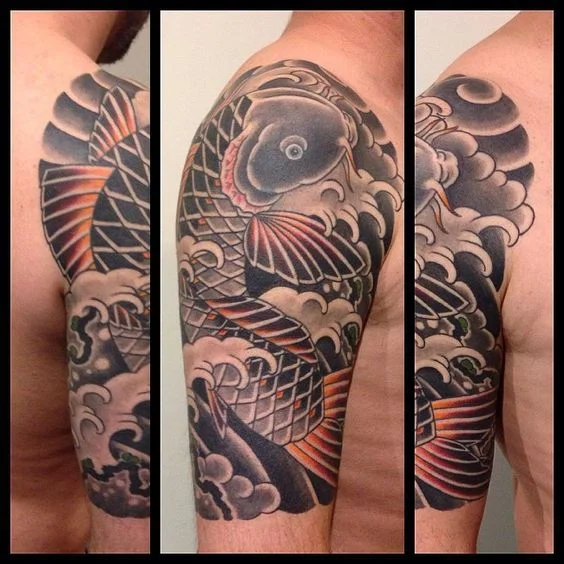 tatuaje de carpa koi japonesa en el brazo