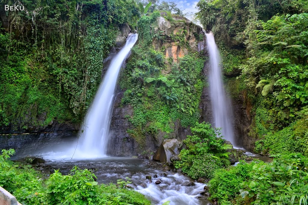 MENIKMATI KEINDAHAN AIR TERJUN TIRTO KEMANTEN DI LERENG MENIKMATI KEINDAHAN AIR TERJUN TIRTO KEMANTEN DI LERENG