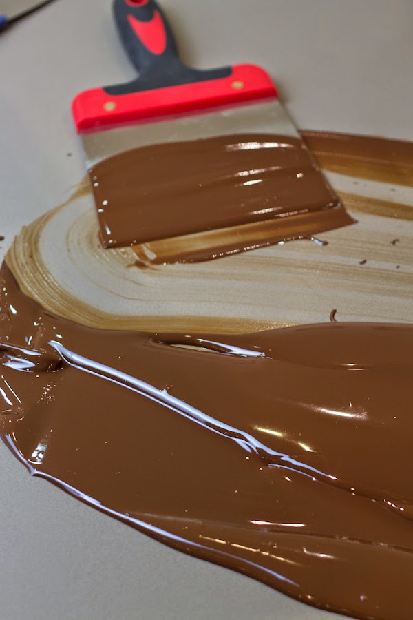 Técnicas paso a paso para temperar el chocolate.