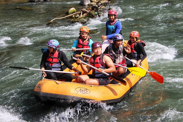 Wisata Liburan Keluarga Rafting Sungai Elo Magelang Jawa Wisata Liburan Keluarga Rafting Sungai Elo Magelang Jawa