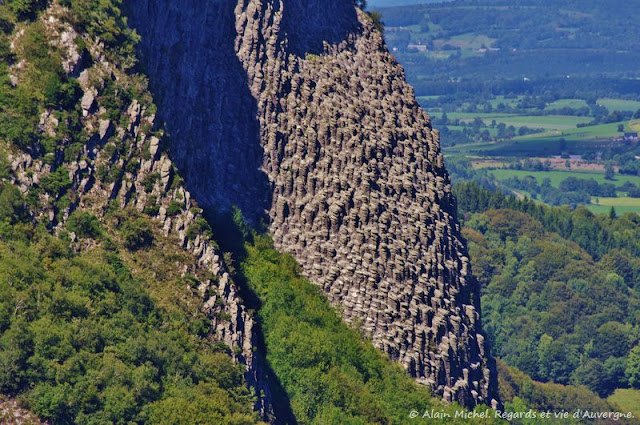 Les roches Tuilière et Sanadoire, Puy-de-Dôme.