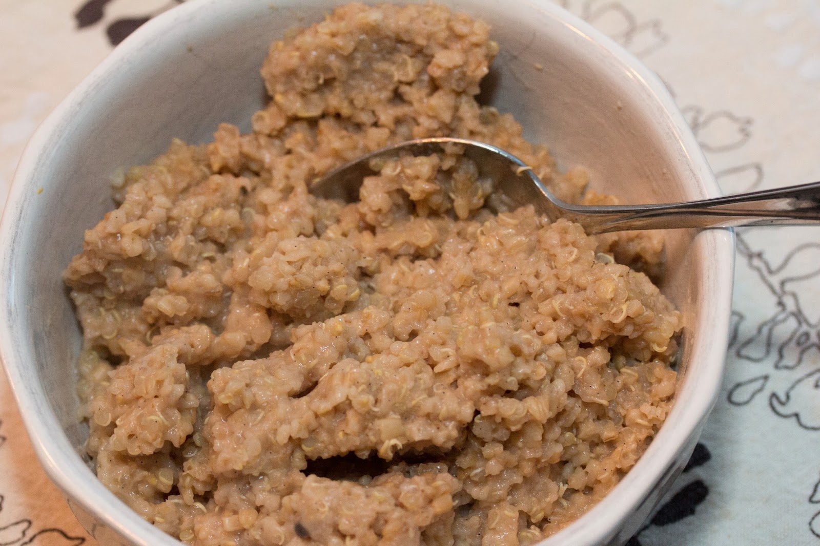 and she cooks too! Quinoa Oat Breakfast Porridge with Winter Spices