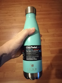 Leakproof stainless steel drinking bottle in mint