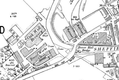 A map snip showing Beevor Works (Bobbins), Oakwell Brewery, two Malthouses by the canal and a Glass works at Hoyle Mill.