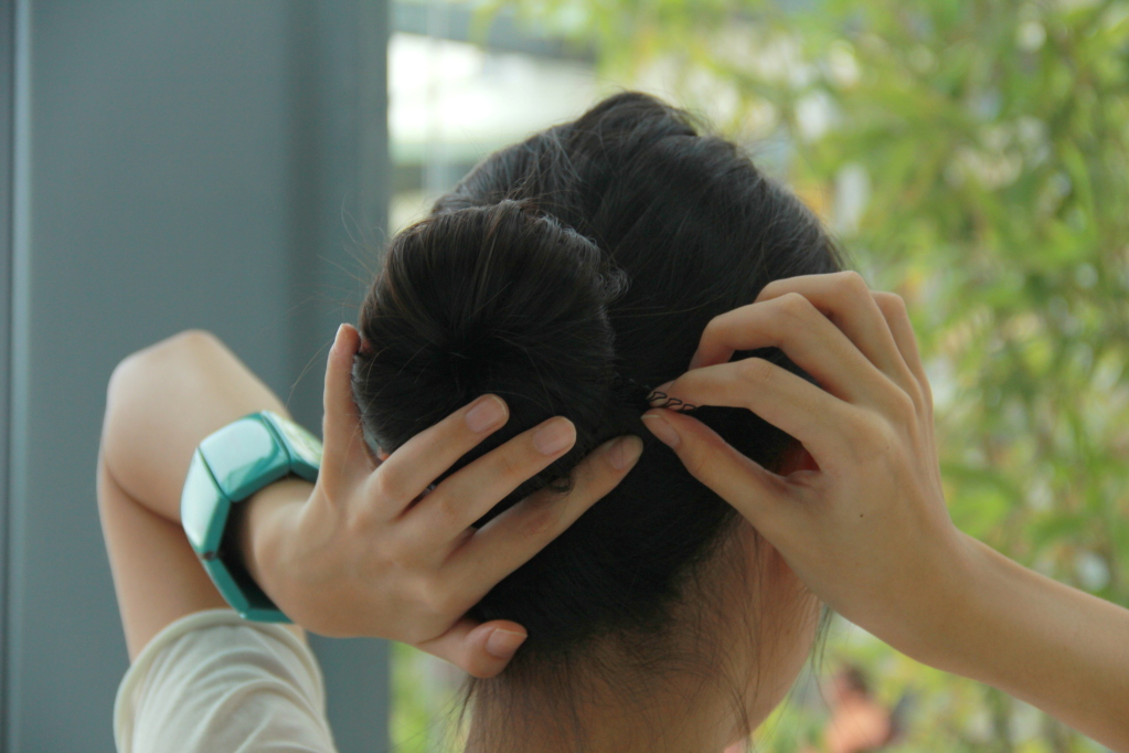 The Glamourtini Hair Bun Tutorial using 1721 Perfect Bun Maker (Sponge)