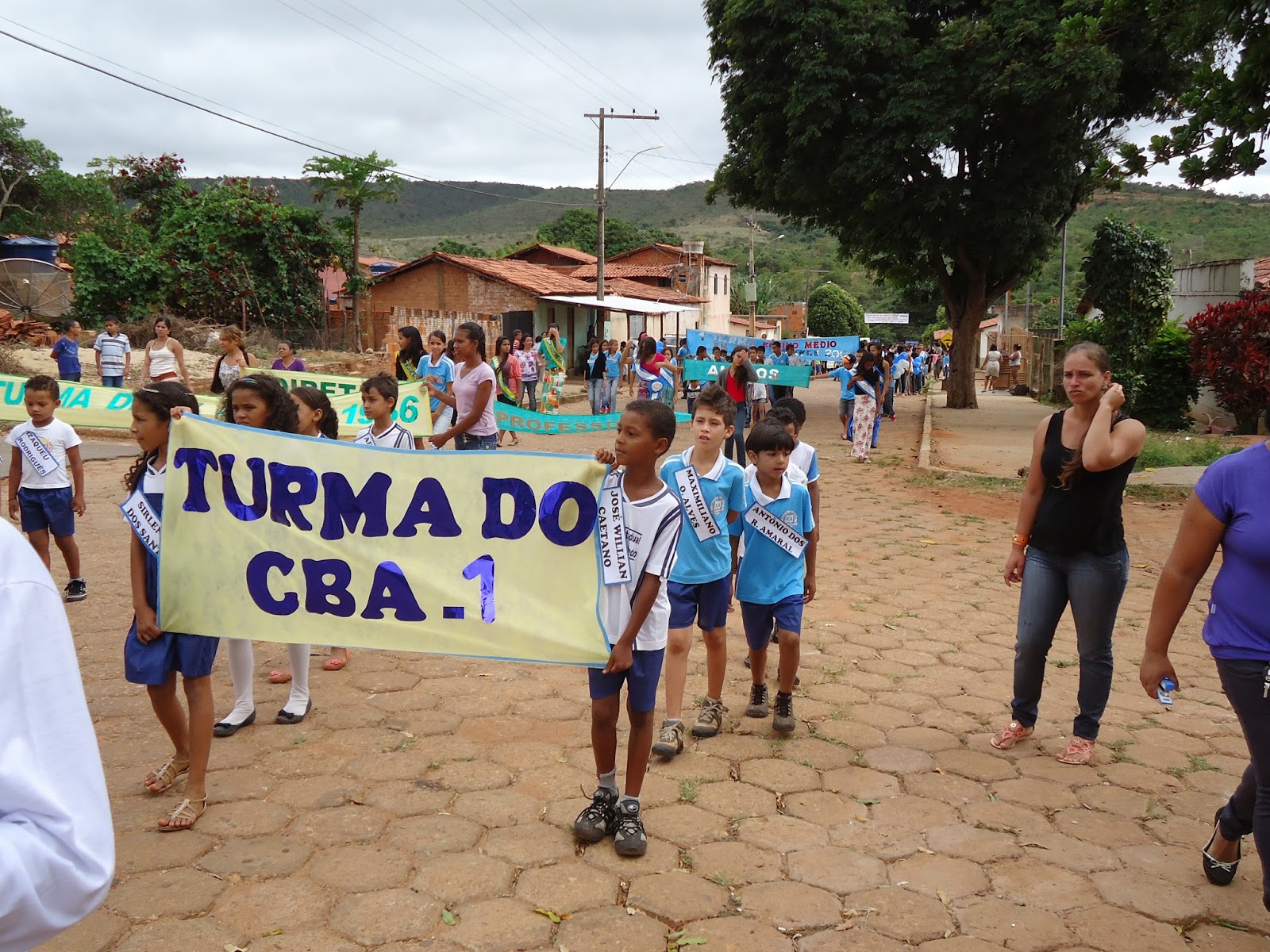 ESCOLA ESTADUAL RENATO AZEREDO: abril 2014