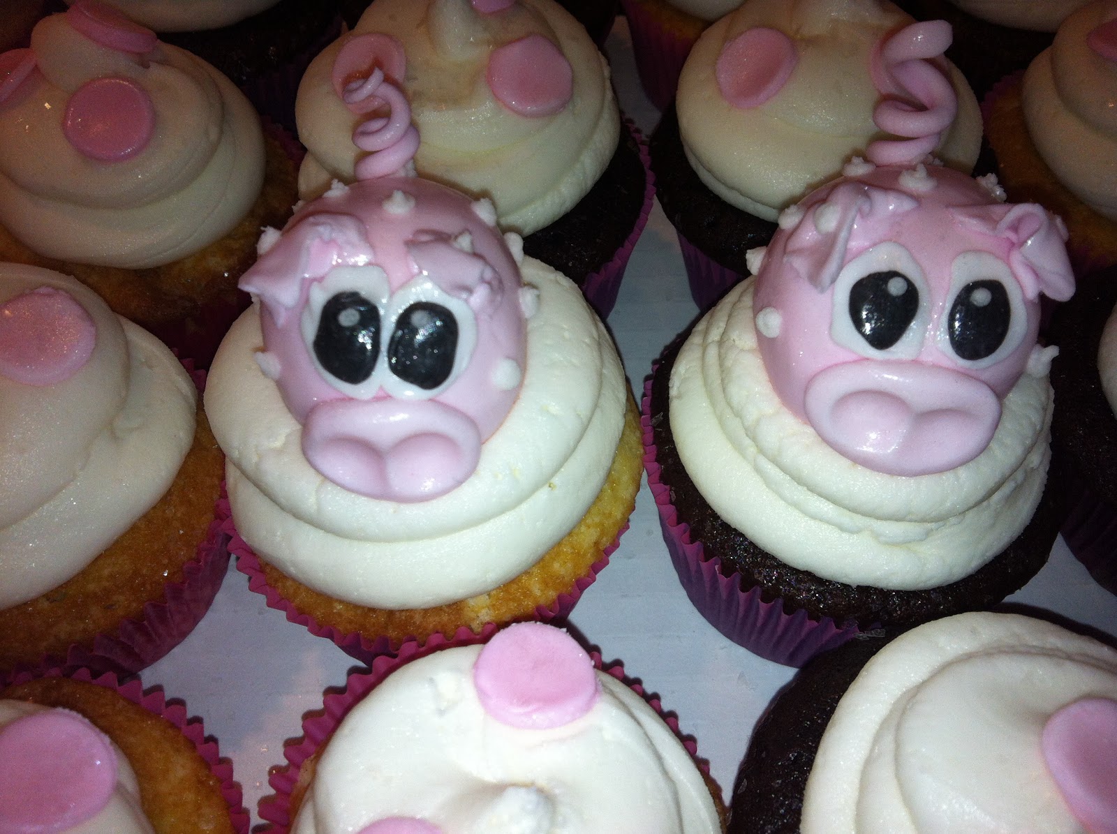 It's Sweet Piggy Bank Baby Shower Cupcakes