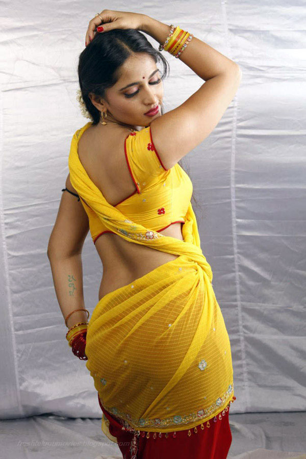 Anushka New Nice Saree Photos And Pics Tollywood Actress And Actor Wallpapers Tamil Actress