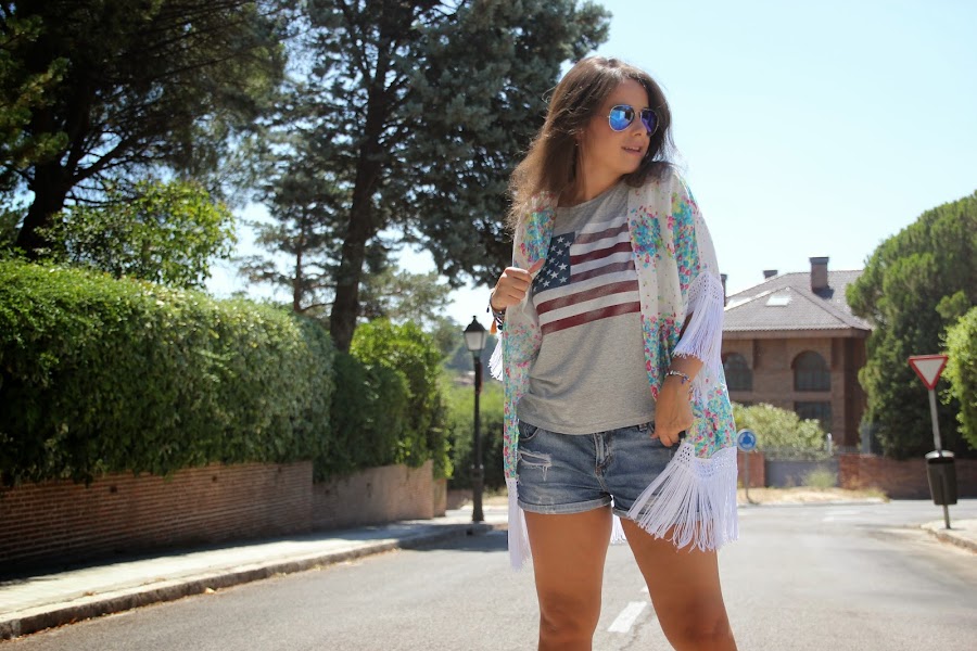 DIY Kimono con flecos (no hace falta patrones). Blog de costura y blog diy.