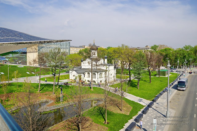 Церковь Зачатия Анны (XVI-XVII вв), Зарядье надгробия, монастыре, барабана, Зачатия, храма, надгробие, портал, придел, кирпича, Екатерины, фундаменте, апсиды, резной, церкви, Церковь, придела, видны, постройки, северный, орнаментальный