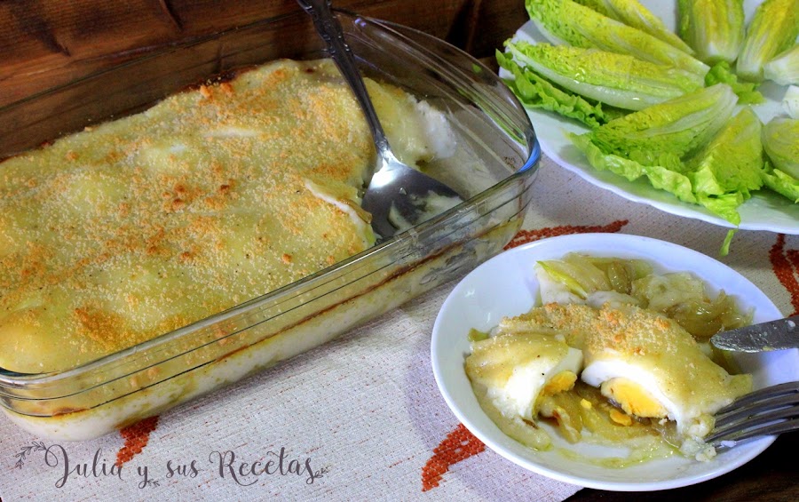 Huevos gratinados con cebolla y bechamel. Julia y sus recetas