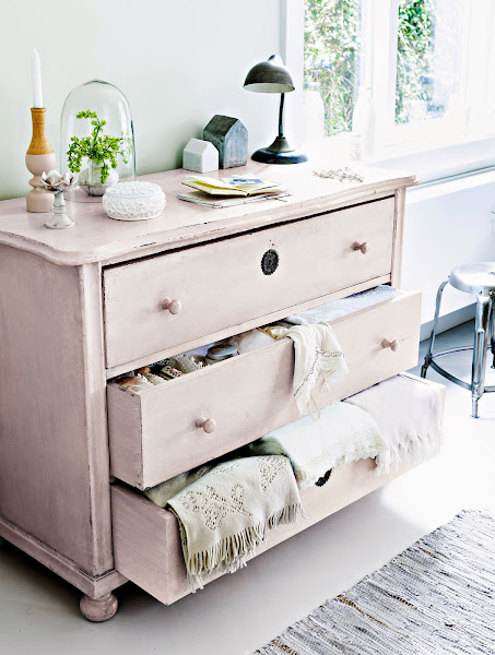 Una decoración en rosa y gris, tonalidades pastel una tendencia deco
