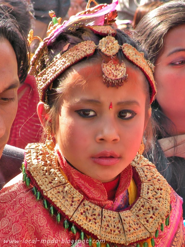 Local style Nepalese ethnic jewelry head ornaments