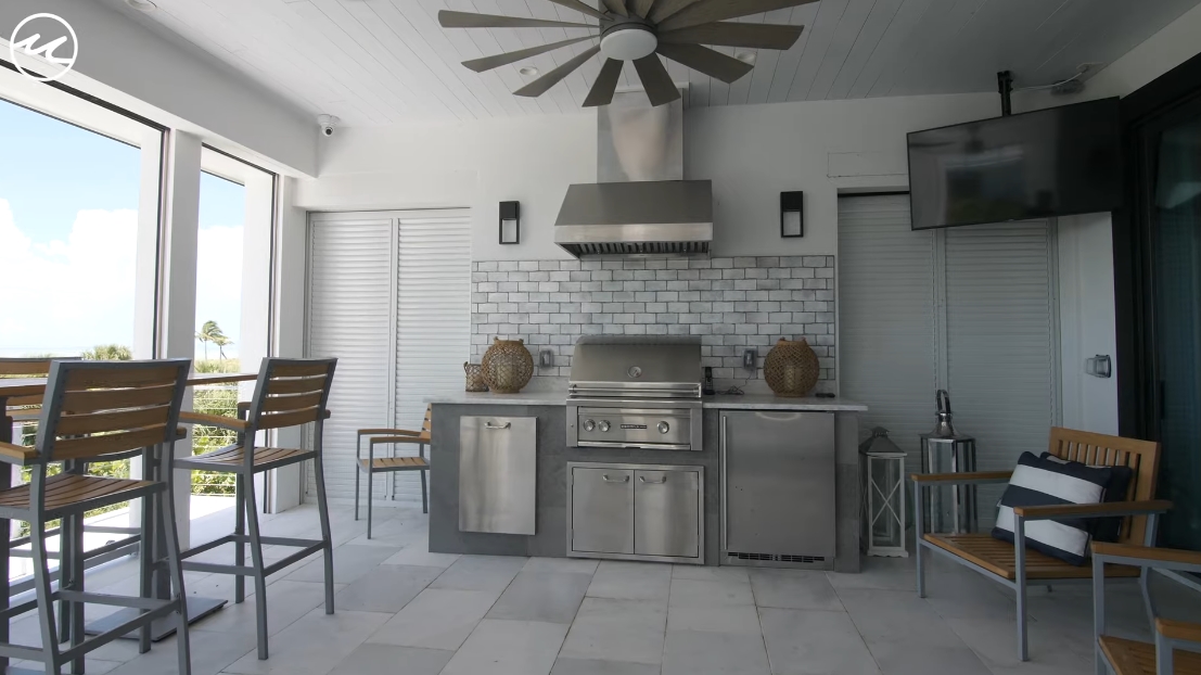 34 Interior Design Photos vs. Sanibel Island, FL Luxury Beachfront Mansion Tour