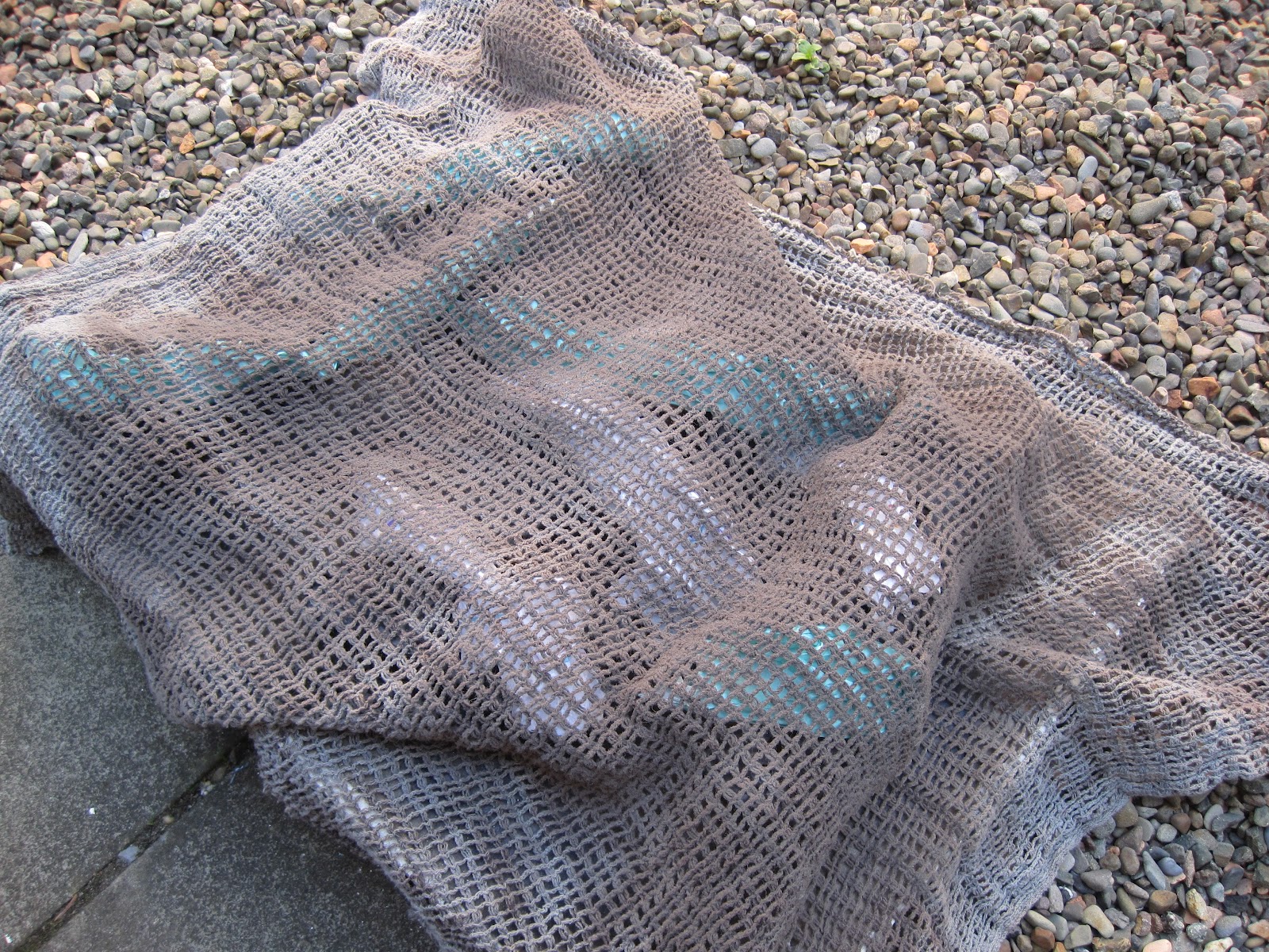 The Crapworks Spray painting a simple but effective camouflage pattern