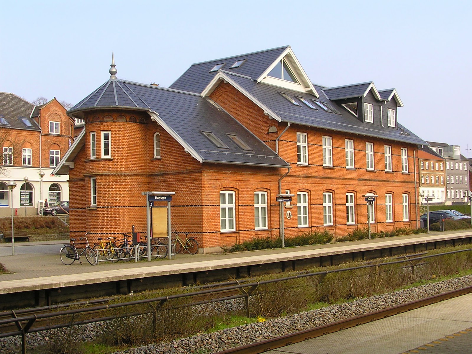 jernbane oplevelser, store og små Hadsten station.