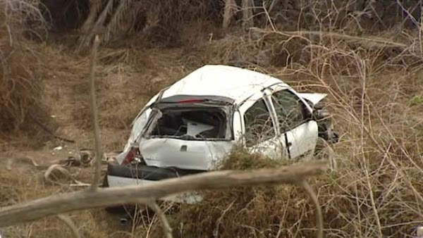 Heridos al caer por barranco de Telde cinco jóvenes Heridos al caer por barranco de Telde cinco jóvenes