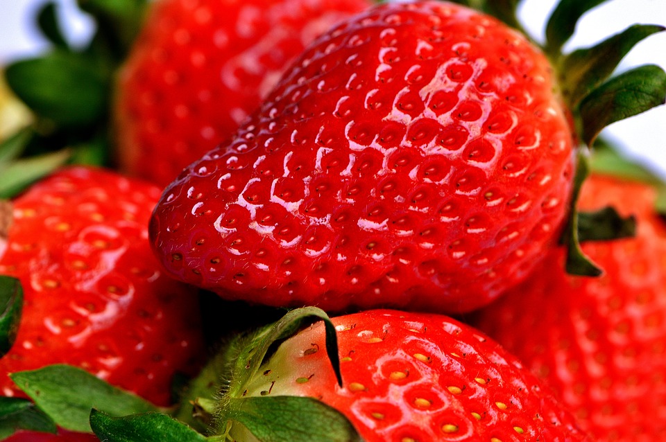 Top Tips On Squeezing The Most Out Of Strawberry Season Claire Justine top-tips-on-squeezing-the-most-out-of-strawberry-season-claire-justine