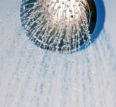هل الاستحمام بالماء الساخن امن خلال فترة الحمل ؟