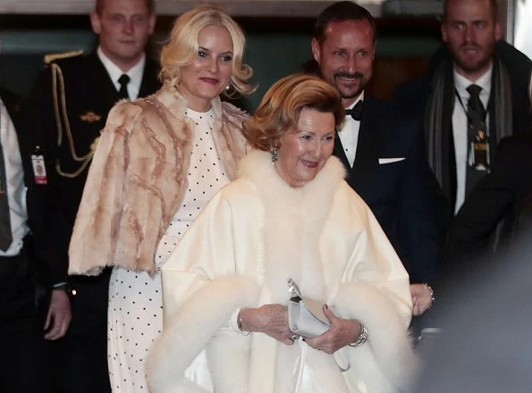 Queen Sonja, style. Princess Mette-Marit wore Miu Miu white long dress, Prada shoes,Velentino clutch bag