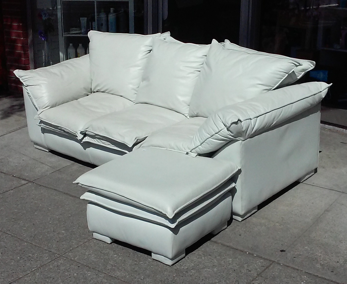 UHURU FURNITURE & COLLECTIBLES SOLD **BARGAIN BUY** 17408 Leather