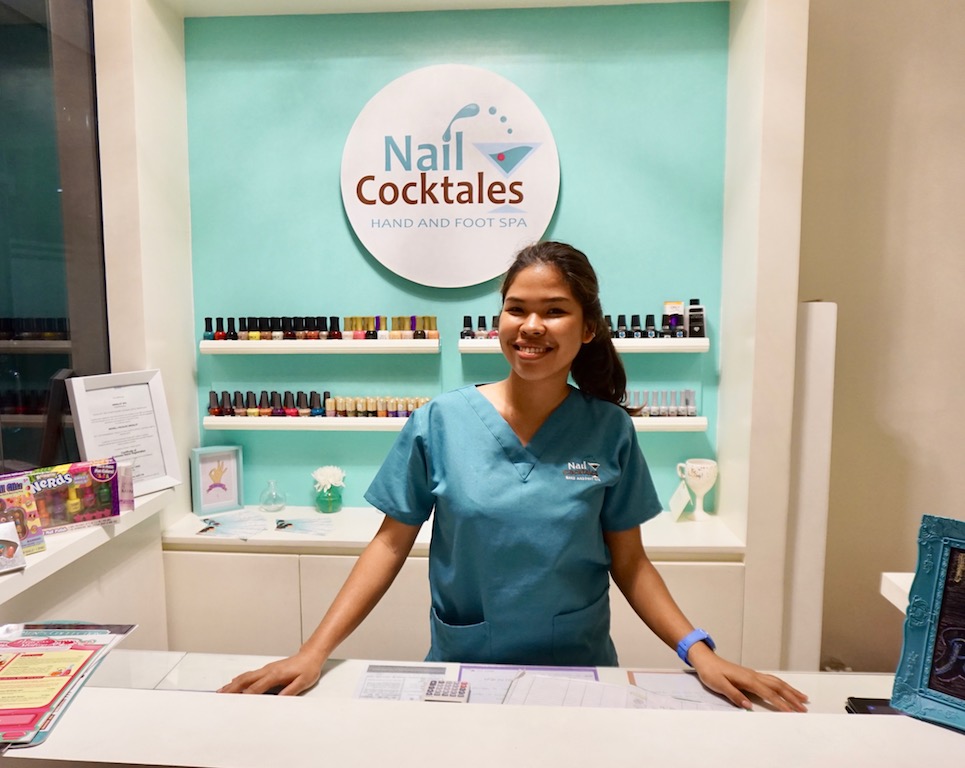 Nail Cocktales A Nail Salon where you can have cocktails!