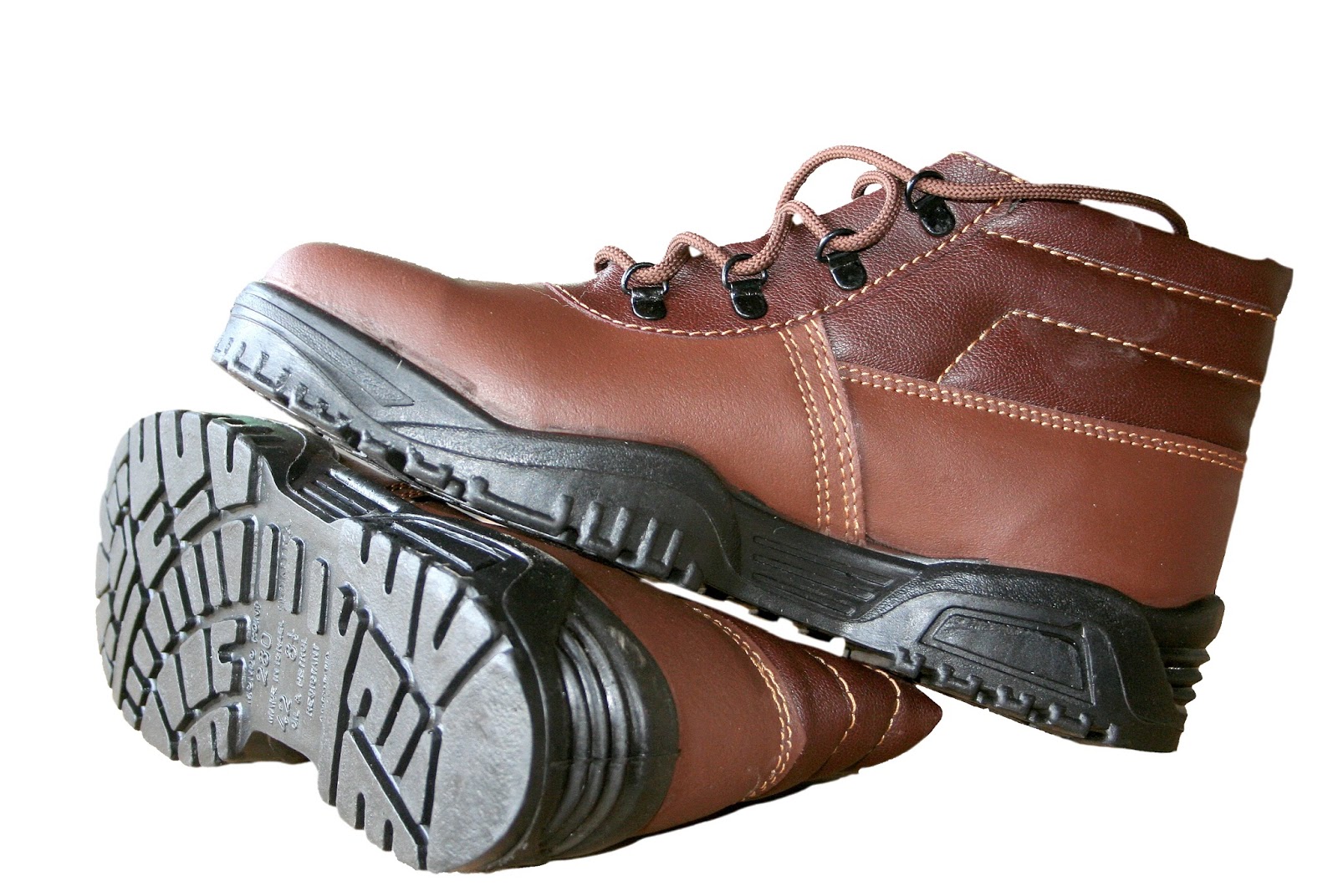 Great Selection of Industrial Safety Shoes at Best Price Avert Mishaps