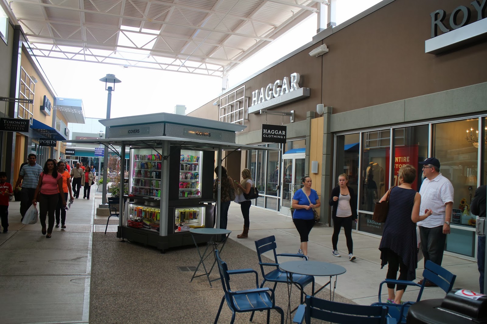 Invest and Travel Toronto Premium Outlet, Toronto, Canada