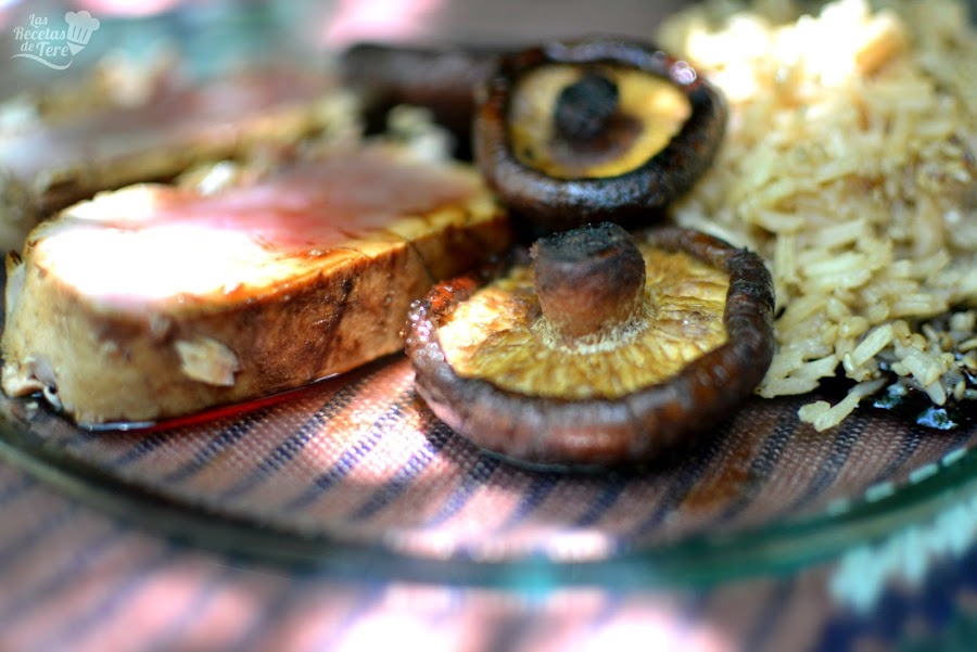 receta fácil tataki de atún rojo con arroz y setas a la plancha 03