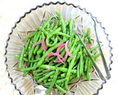 Microwave Green Beans with Easy Tomatillo Salsa, another quick, fresh salad or side dish ♥ AVeggieVenture.com. Low Carb. Weight Watchers Friendly. Vegan. Gluten Free.