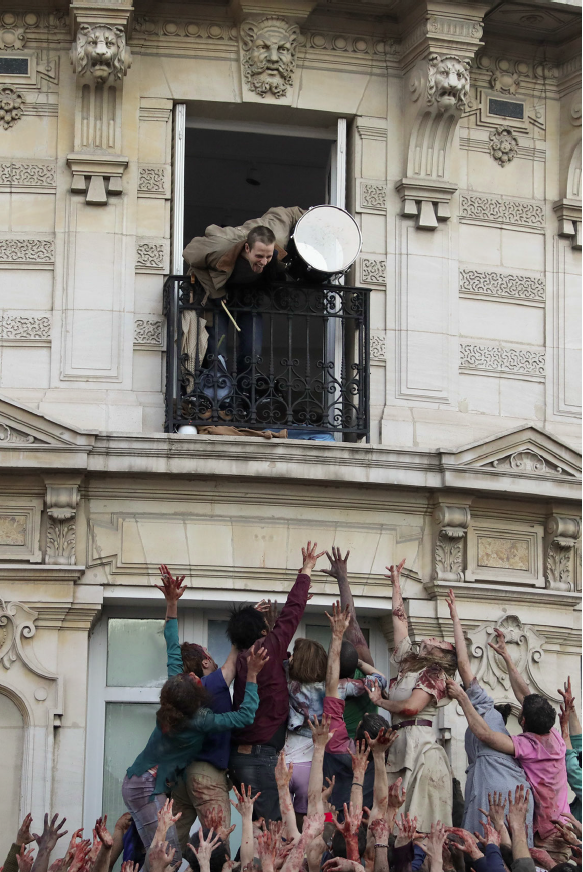 The Night Eats the World (2018) by Dominique Rocher ***Fantasia