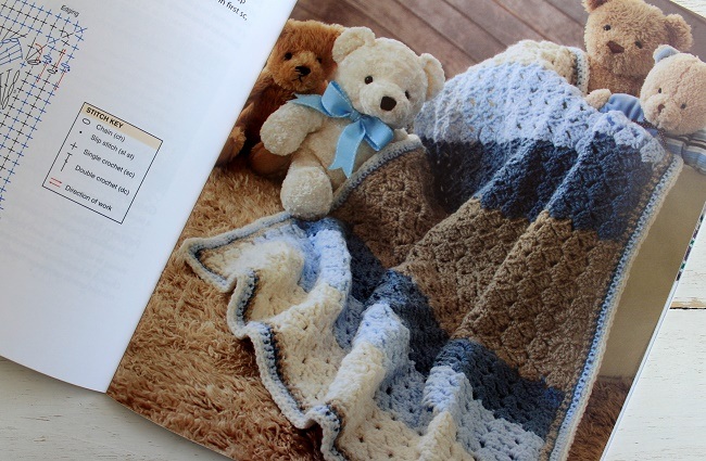 Crochet Books Textured Patchwork & Little Heroes ⋆ Lazy Daisy Jones