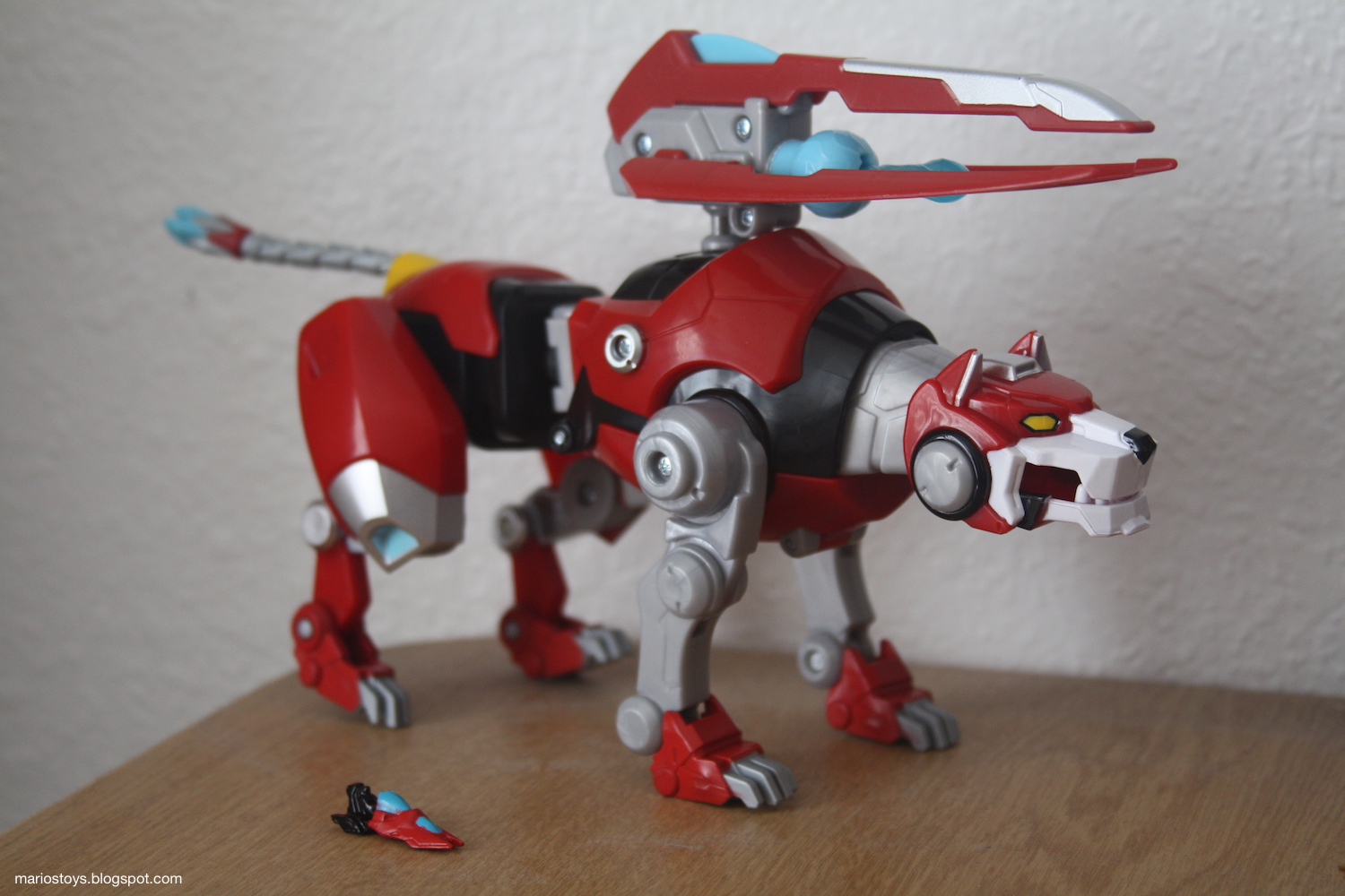 voltron legendary red lion