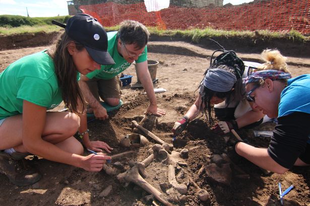 Complete skeletons in 'Anglo-Saxon cemetery' part of significant Holy Island discovery