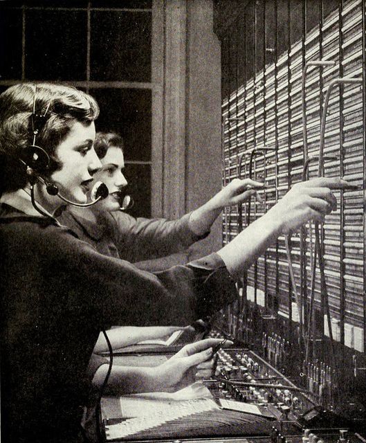 28 Amazing Vintage Photographs That Capture Telephone Switchboard Operators at Work from the Past ~ Vintage Everyday