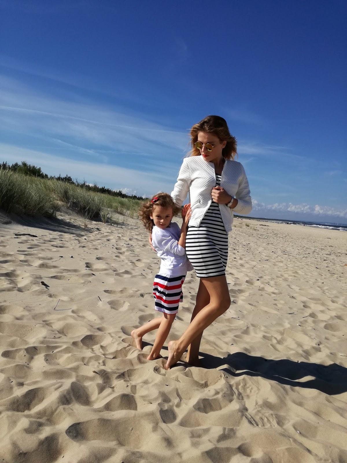 MODAMKA: SUKIENKI W PASKI NA LATO