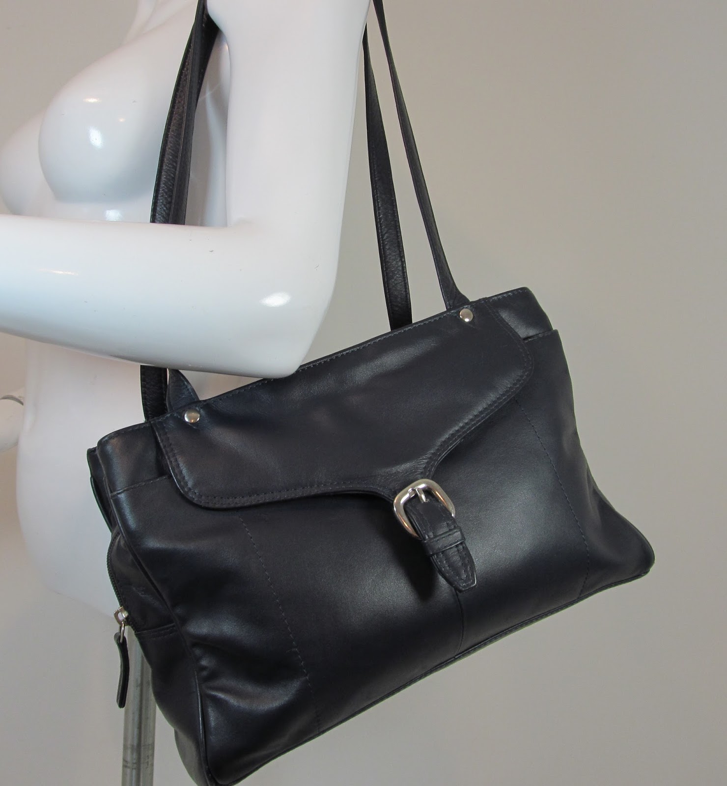 Dark navy blue 3 compartment leather handbag over shoulder bag purse