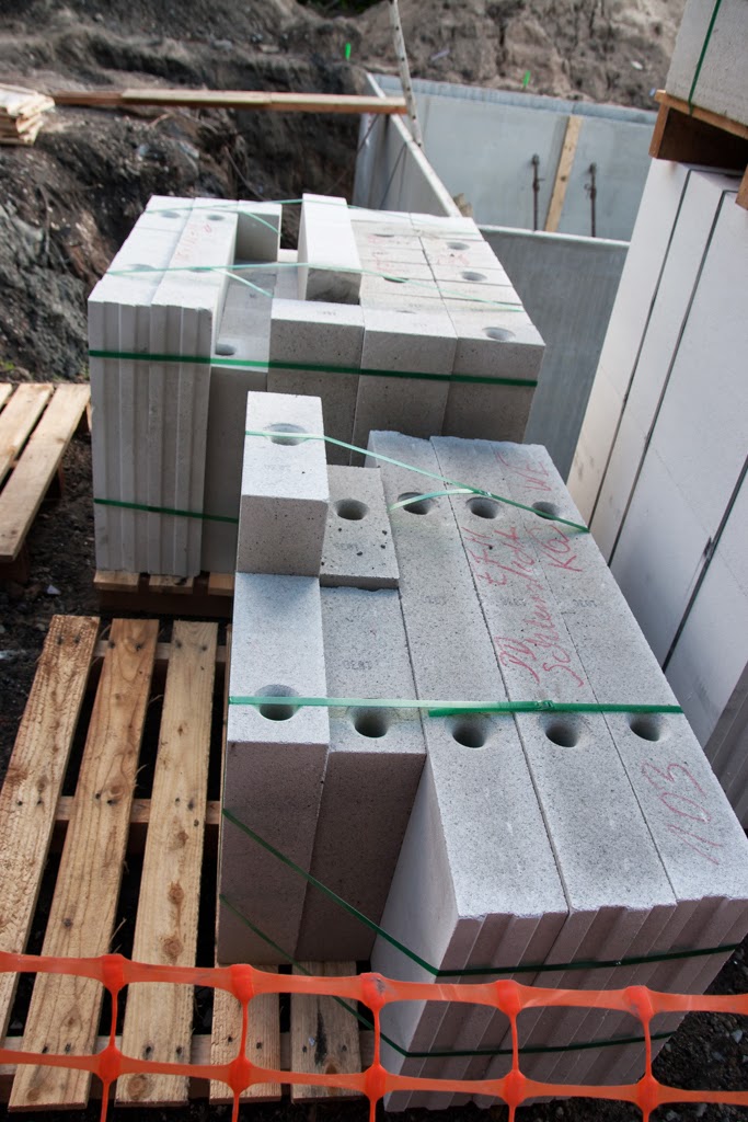 HuM's Baublog: Tag 21: Verfüllung der Kellerwände